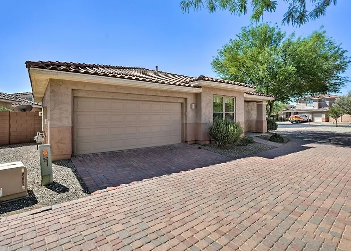 Walk To Community Pool: Desert Oasis *