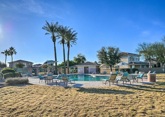 Walk To Community Pool: Desert Oasis